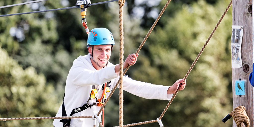 Reik naar de hemel met onze ultieme gids voor touwenparcours en luchtavonturen!