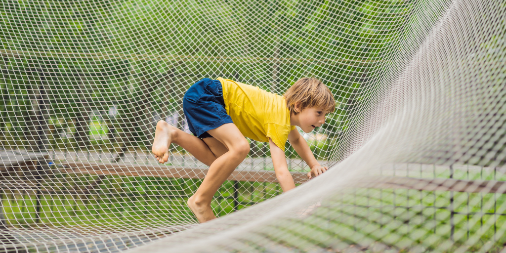 Desde cursos para niños hasta caídas libres llenas de adrenalina, descubra cómo estas emocionantes adiciones pueden transformar su circuito de cuerdas altas o su parque de aventuras aéreas en un destino ideal para todas las edades.