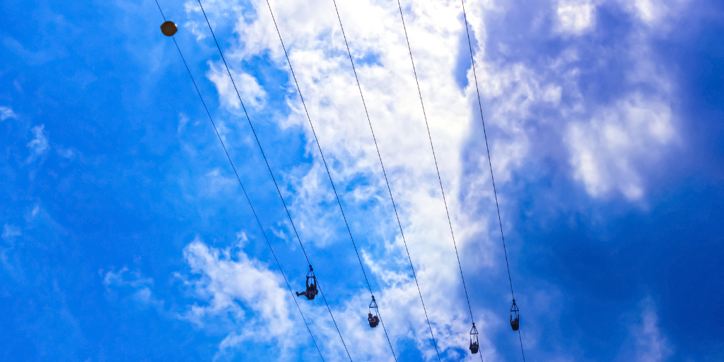 Op zoek naar een betrouwbare partner voor het ontwerpen en engineeren van uw zipline project? Kijk niet verder dan Skywalker, de wereldleider in zipline uitrusting en engineering!