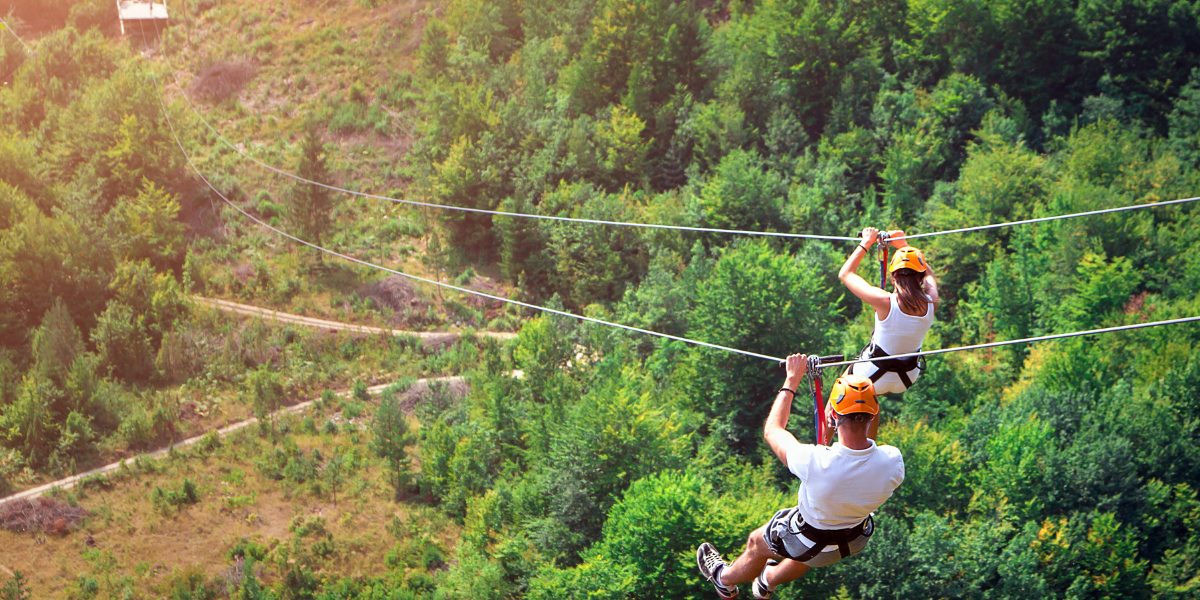 De kunst en wetenschap van Zipline Engineering: Ontwerpen voor veiligheid en sensatie